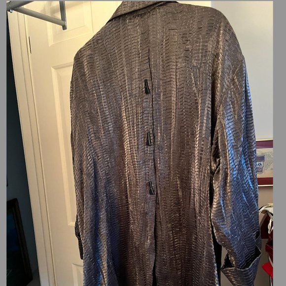 Bronze Metallic Textured Top - Picture 2 of 2